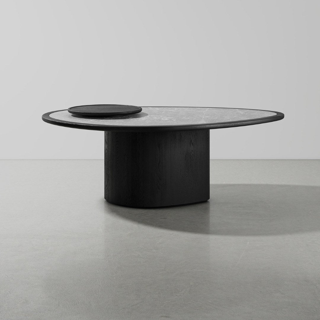 Mesa de comedor Ora — District Eight