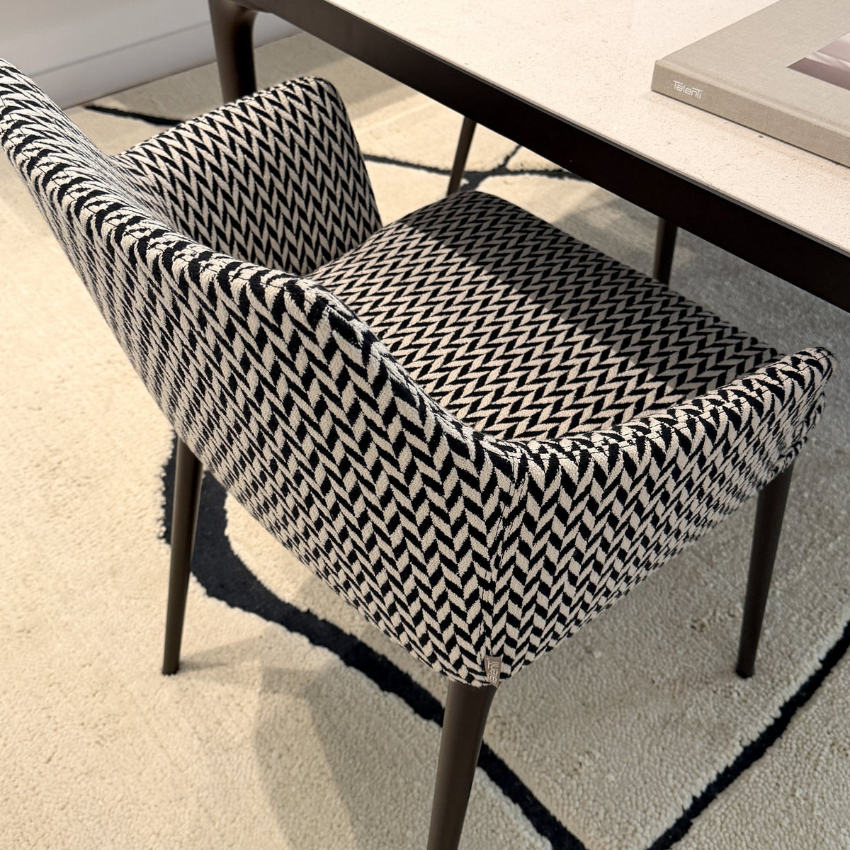 Silla de Comedor con Brazos Claude — Talenti Home — vista 3